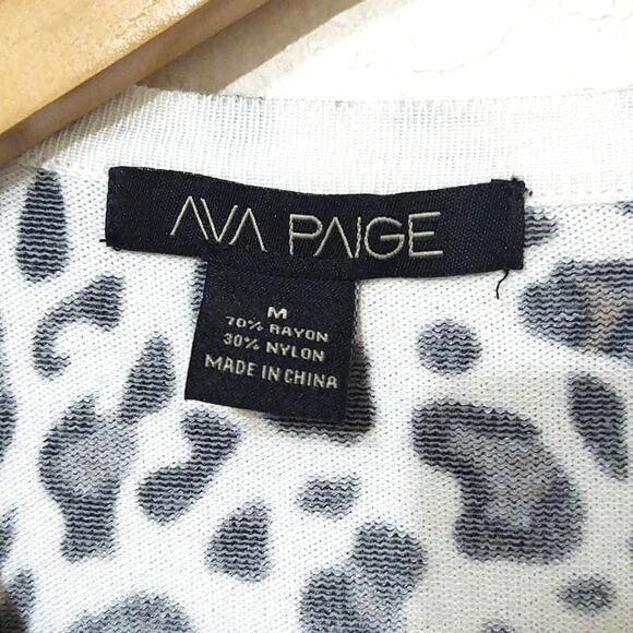 Ava Paige leopard print button up sweater - Picture 3 of 4